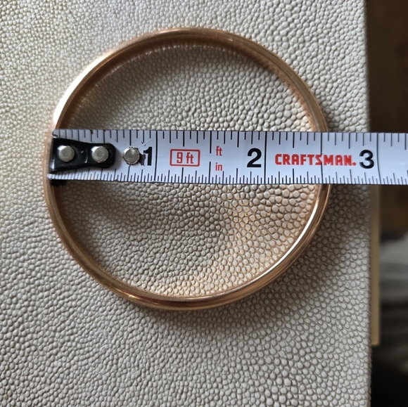 Elegant Gold Tone Bangle Bracelet - Picture 12 of 14